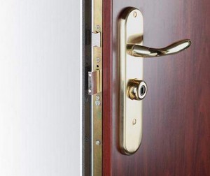 Comment renforcer la sécurité de sa porte d’entrée ?