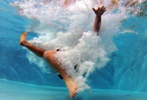 Alarme piscine : tout sur le détecteur de chute